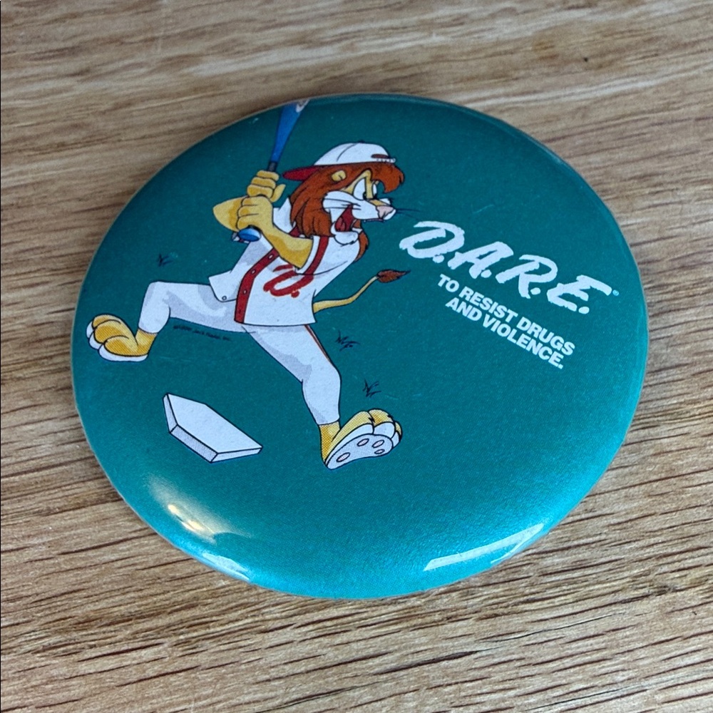 D.A.R.E. button - Picture 2 of 3